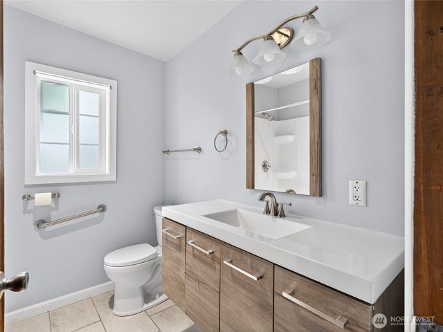 310 Washington Avenue N, Long Beach, WA 98631