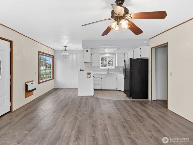 310 Washington Avenue N, Long Beach, WA 98631