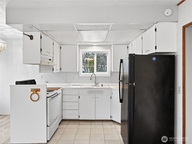 310 Washington Avenue N, Long Beach, WA 98631