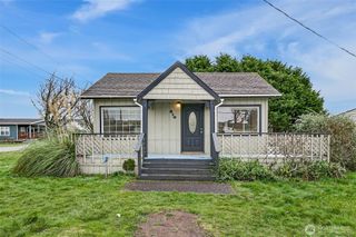 310 Washington Avenue N, Long Beach, WA 98631