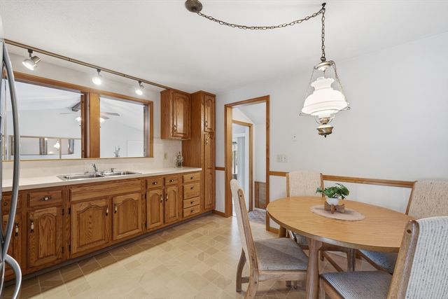 20 Freeman Rd, Chelmsford, MA 01824