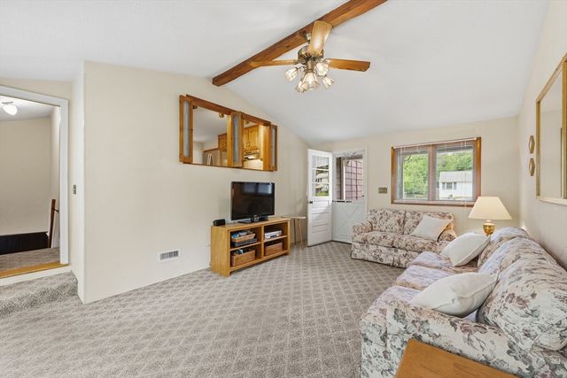 20 Freeman Rd, Chelmsford, MA 01824