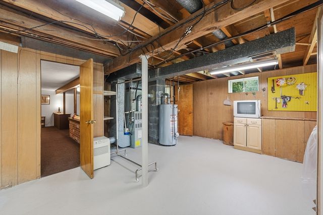 20 Freeman Rd, Chelmsford, MA 01824
