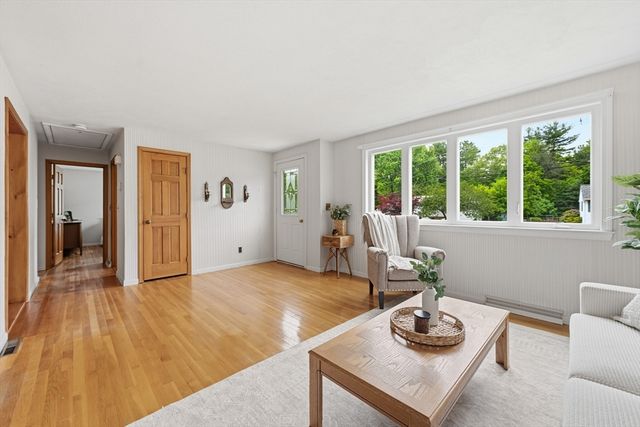 20 Freeman Rd, Chelmsford, MA 01824
