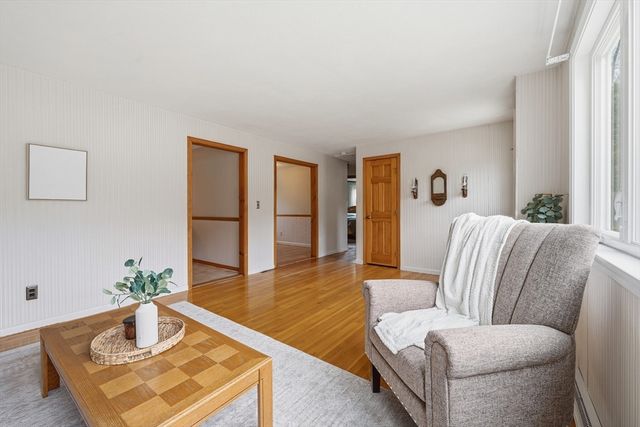 20 Freeman Rd, Chelmsford, MA 01824