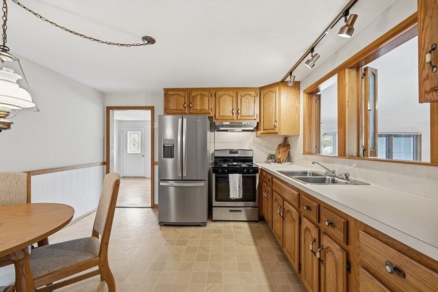 20 Freeman Rd, Chelmsford, MA 01824