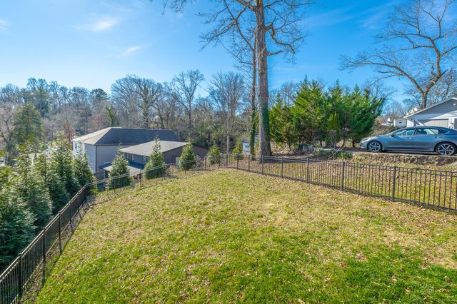 102 Lynda Drive, Chattanooga, TN 37405
