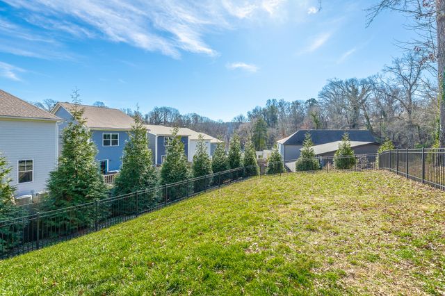 102 Lynda Drive, Chattanooga, TN 37405
