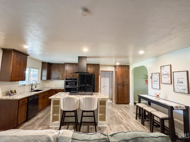 3612 Christmas Tree Lane, Bakersfield, CA 93306