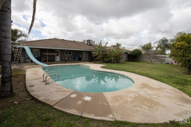 3612 Christmas Tree Lane, Bakersfield, CA 93306