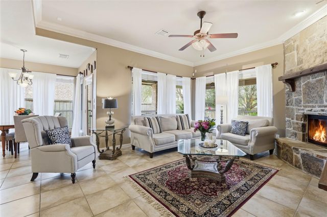 206 N Vershire Circle, The Woodlands, TX 77354