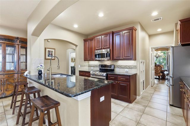 206 N Vershire Circle, The Woodlands, TX 77354