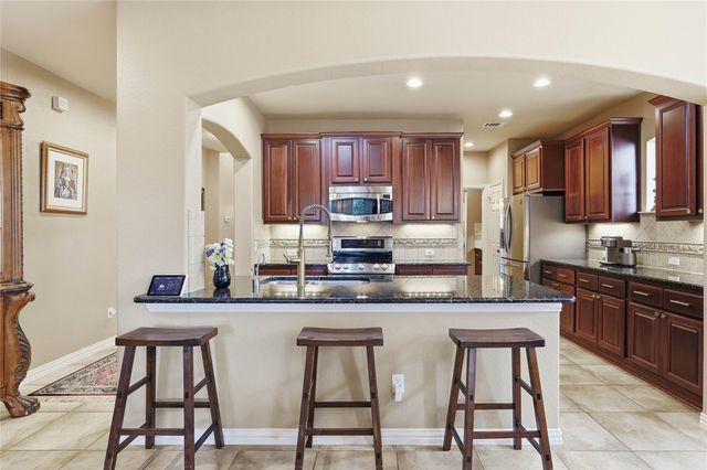 206 N Vershire Circle, The Woodlands, TX 77354