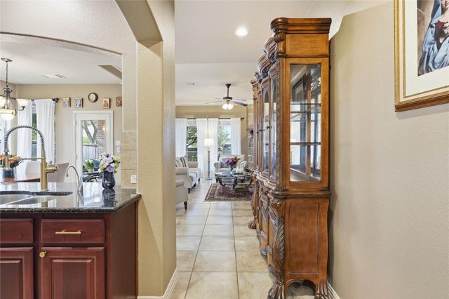 206 N Vershire Circle, The Woodlands, TX 77354