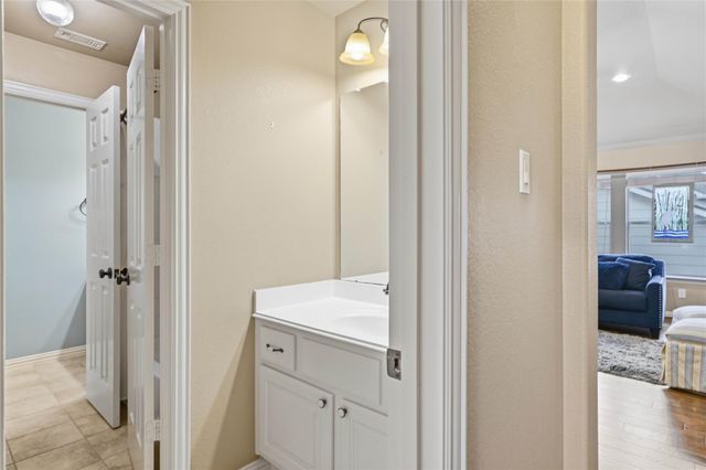 206 N Vershire Circle, The Woodlands, TX 77354