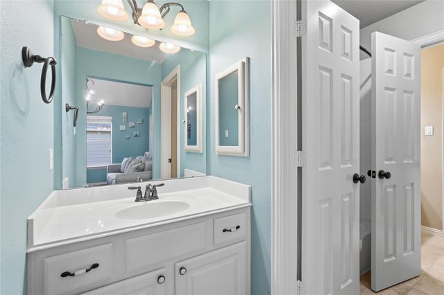 206 N Vershire Circle, The Woodlands, TX 77354