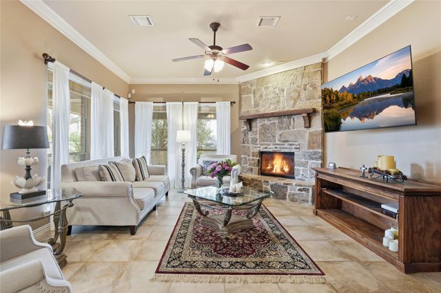 206 N Vershire Circle, The Woodlands, TX 77354