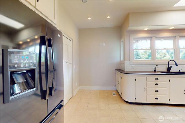 550 Ballentine Street, Raymond, WA 98577
