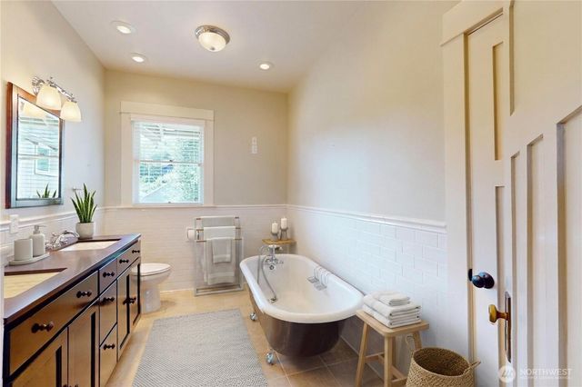 550 Ballentine Street, Raymond, WA 98577