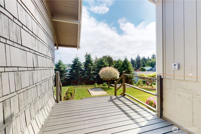 550 Ballentine Street, Raymond, WA 98577