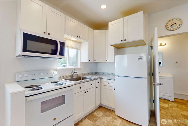 550 Ballentine Street, Raymond, WA 98577