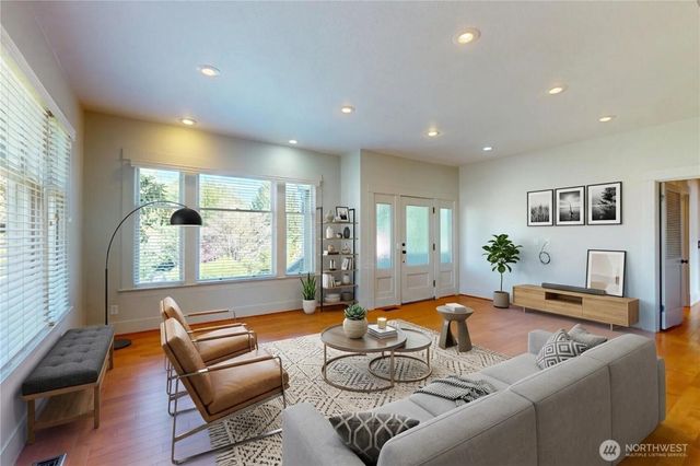 550 Ballentine Street, Raymond, WA 98577
