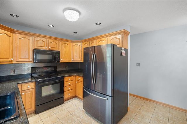 1809 Pope Lane, Kernersville, NC 27284