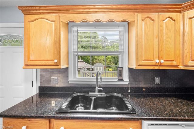 1809 Pope Lane, Kernersville, NC 27284