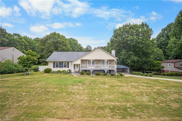 1809 Pope Lane, Kernersville, NC 27284
