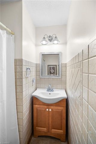 1809 Pope Lane, Kernersville, NC 27284