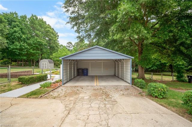 1809 Pope Lane, Kernersville, NC 27284