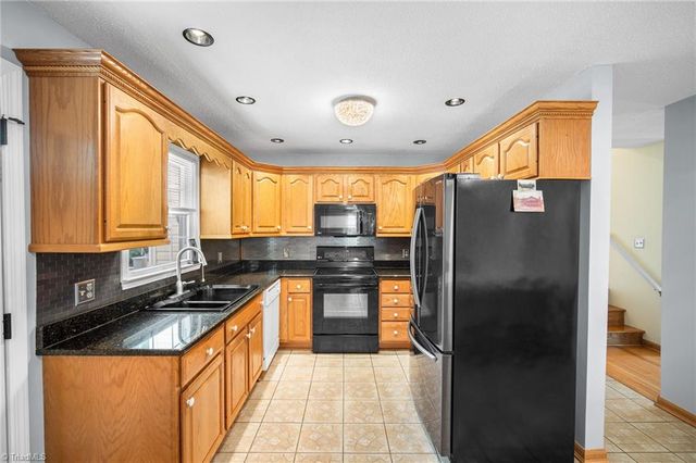 1809 Pope Lane, Kernersville, NC 27284