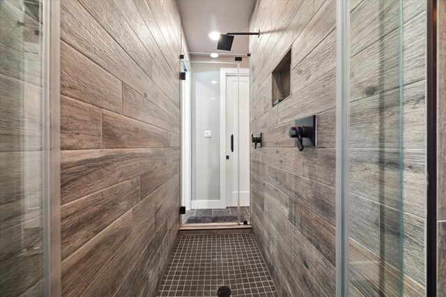 5121 Elysian Street, Houston, TX 77009