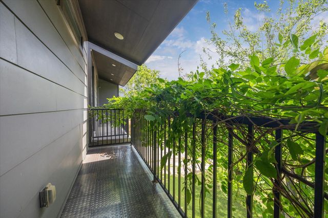 5121 Elysian Street, Houston, TX 77009