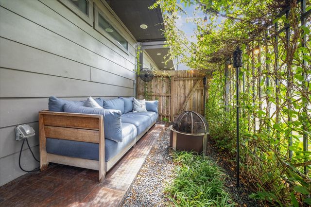 5121 Elysian Street, Houston, TX 77009