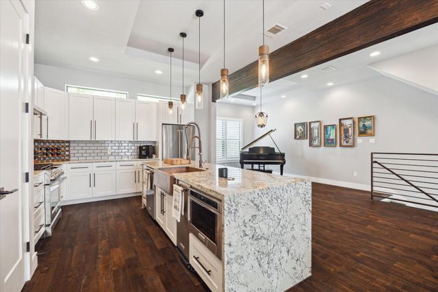 5121 Elysian Street, Houston, TX 77009