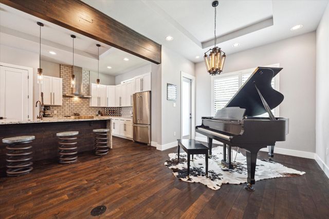 5121 Elysian Street, Houston, TX 77009