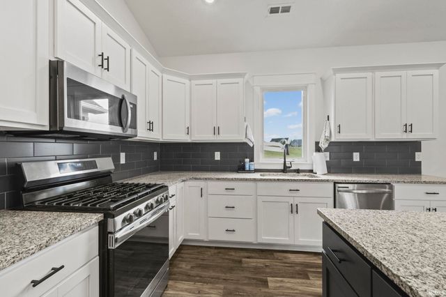 542 E Lucy Lane, Ellettsville, IN 47429