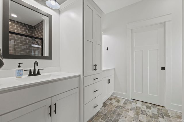 542 E Lucy Lane, Ellettsville, IN 47429