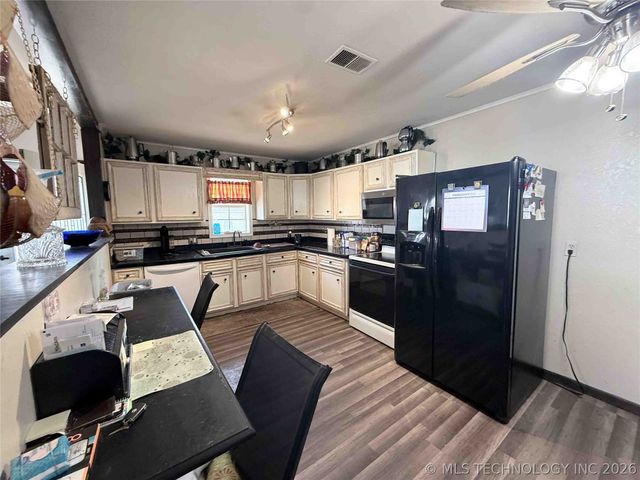 402 N Grant Avenue, Sand Springs, OK 74063