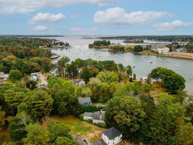 121 Whipple Road, Kittery, ME 03904