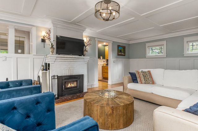 121 Whipple Road, Kittery, ME 03904