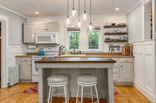 121 Whipple Road, Kittery, ME 03904
