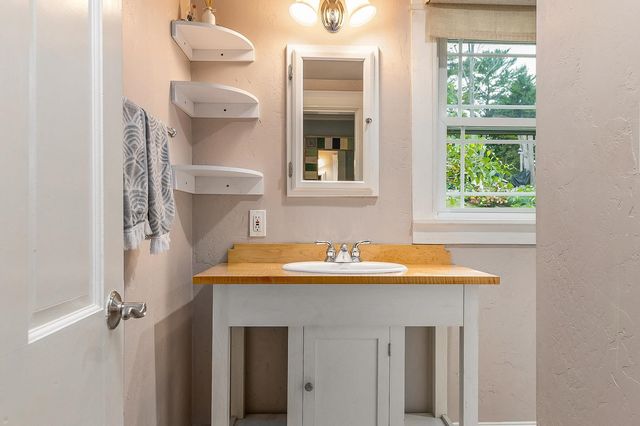 121 Whipple Road, Kittery, ME 03904
