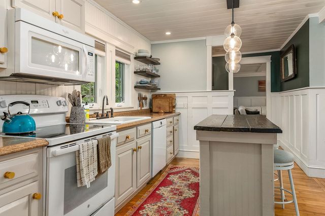 121 Whipple Road, Kittery, ME 03904