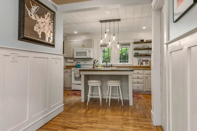 121 Whipple Road, Kittery, ME 03904