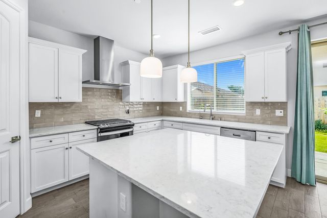 2433 E Rockwell Drive, Fresno, CA 93720