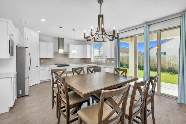 2433 E Rockwell Drive, Fresno, CA 93720