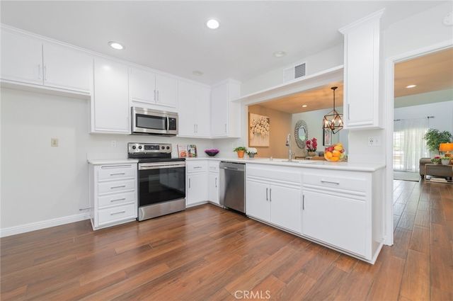 411 Champlain Dr, Claremont, CA 91711