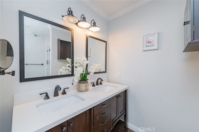 411 Champlain Dr, Claremont, CA 91711